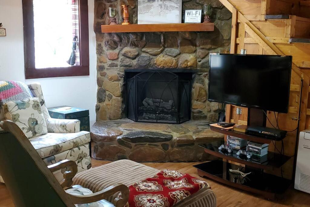 Waterwheel Cabin By The Creek Мерфи Экстерьер фото